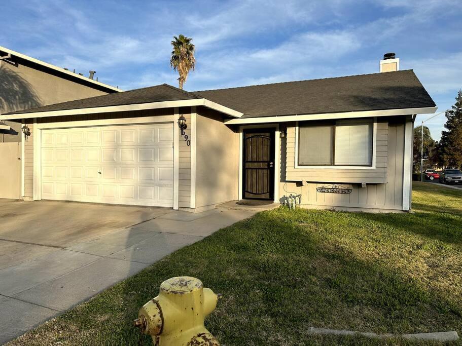 Comfortable House W/ Wi-Fi/Tv - Turlock,Ca Экстерьер фото