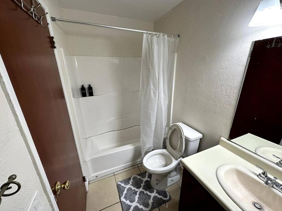 Comfortable House W/ Wi-Fi/Tv - Turlock,Ca Экстерьер фото